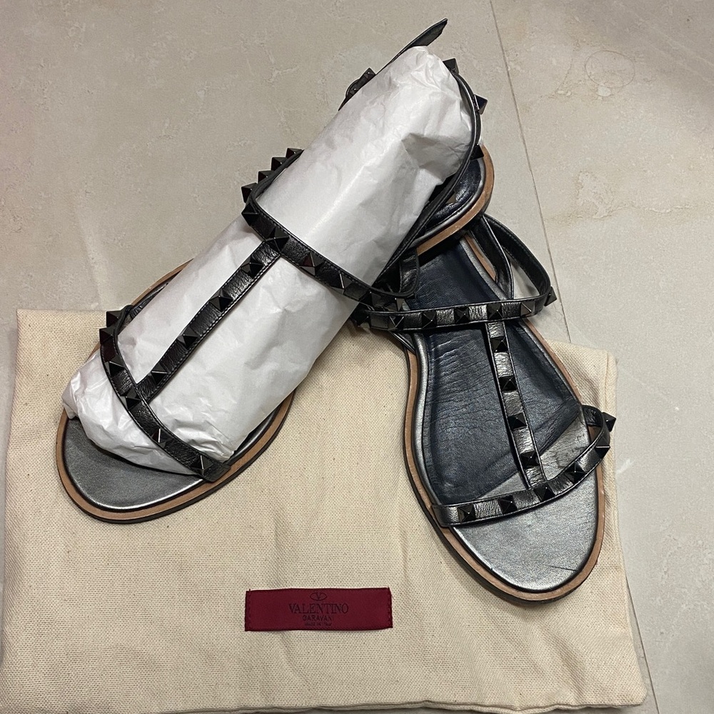 Valentino Rockstud flat Sandals